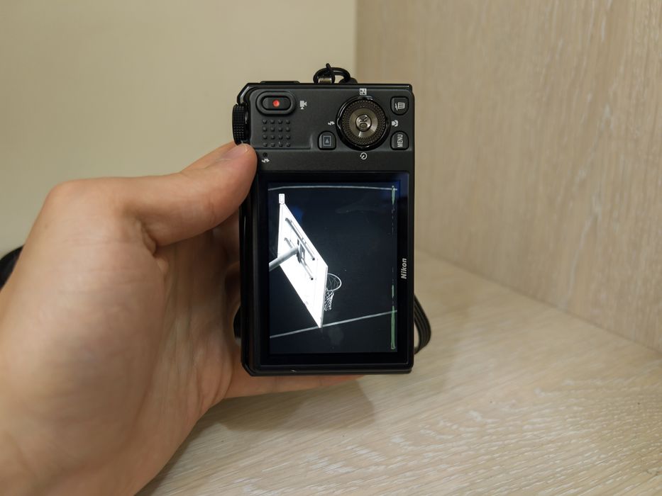 Фотоапарат Nikon S9100 + Чохол