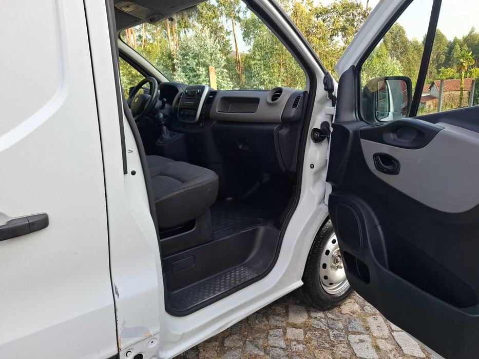 RENAULT TRAFIC 1.6 DCI 120CV LONGA MAXI NACIONAL DE 2019 (COM IVA DEDUTIVEL)