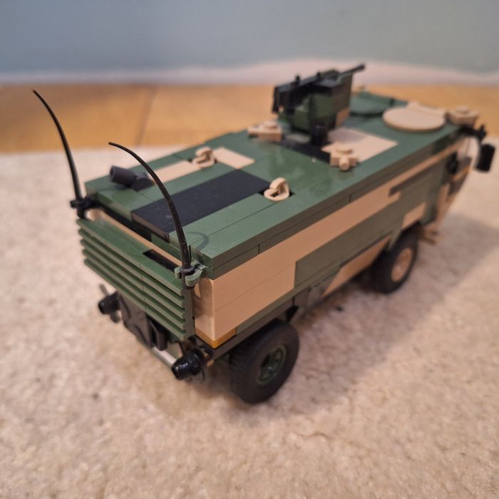 Cobi moc samochód pancerny kleszcz