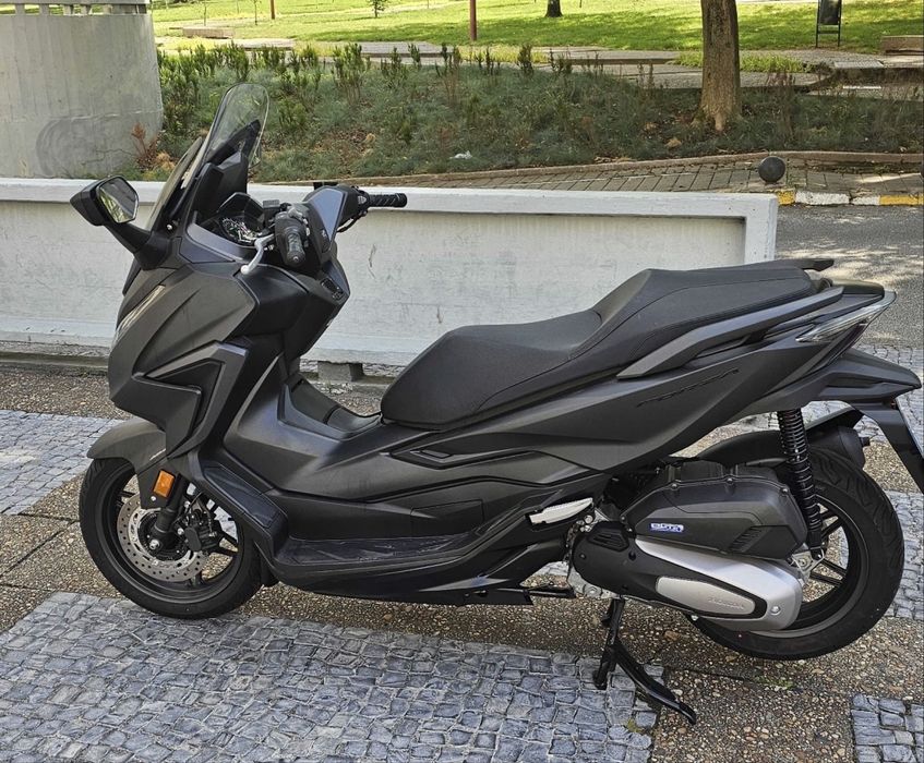 Honda Forza 125 como nova