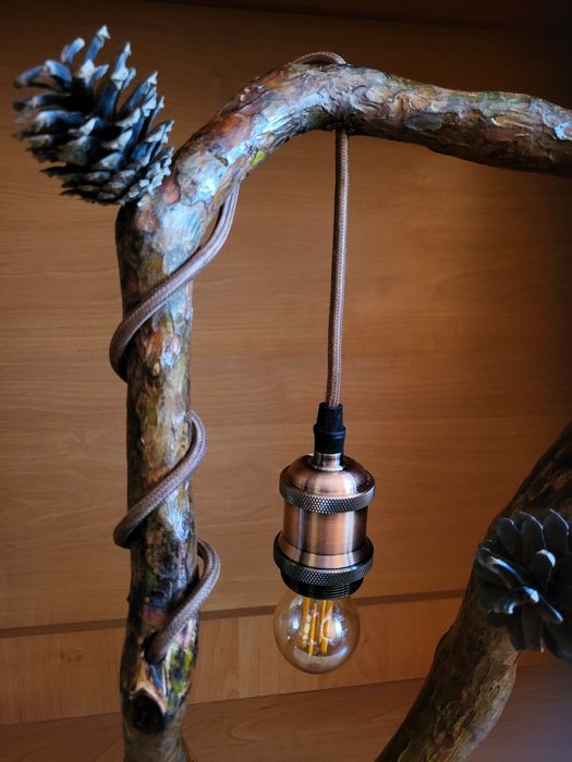 Lampka z drewna rękodzieło