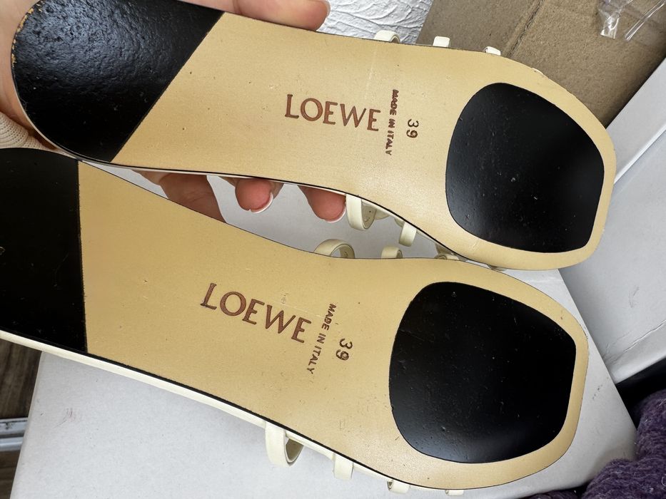 Шльопанці Loewe шкіряні 38
