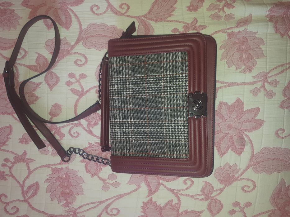 Mala bordeaux  padrão xadrez