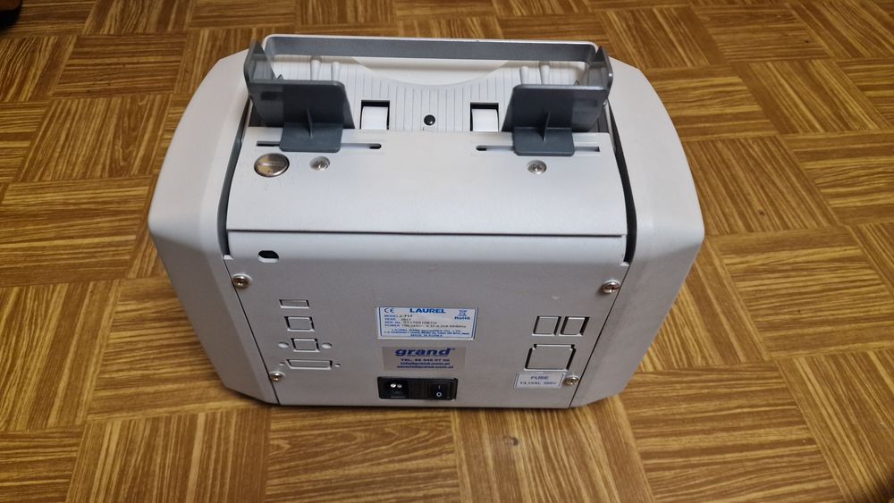 Liczarka banknotów Laurel J-717