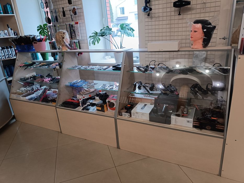 Продам вітрини, торгівельне обладнання.