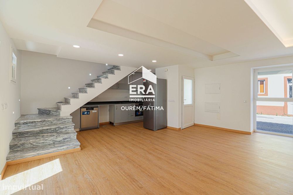 Moradia T3, totalmente renovada