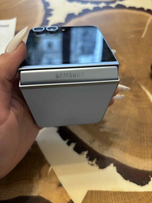 Samsung Galaxy Z Flip 6 – 256 GB