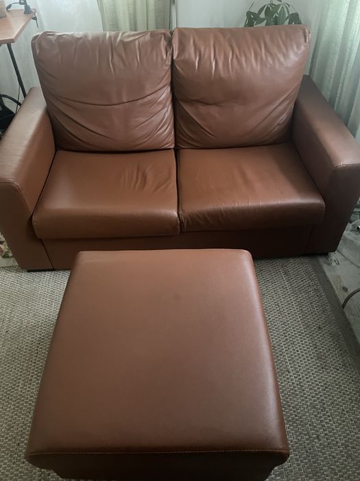 Sofá (sofá-cama) 2 lugares + Otomano | Castanho Caramelo poli pele