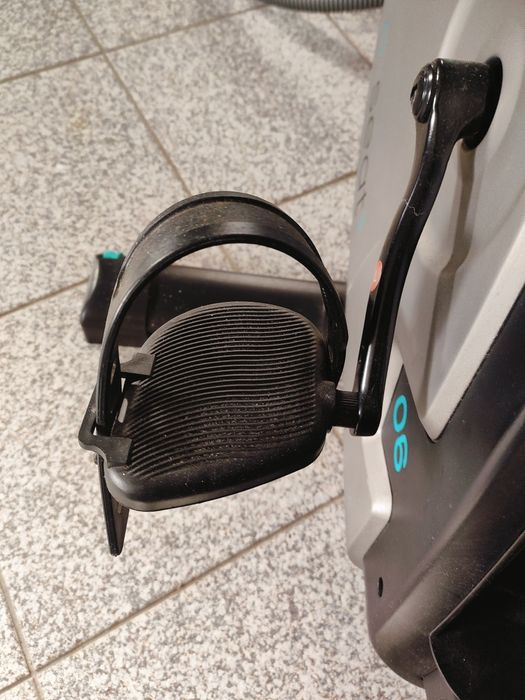 Bicicleta Estática Semi Alongada EB Seat Conectada Domyos