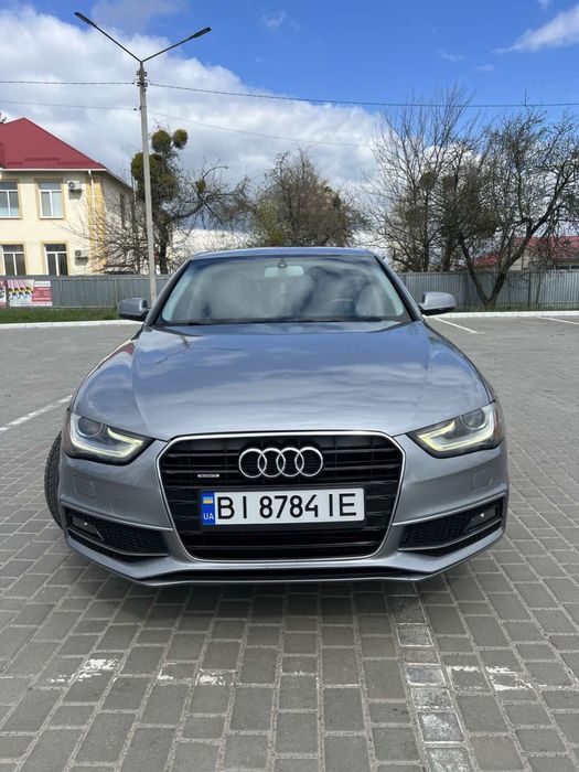 Продам Audi A4 b8 2015