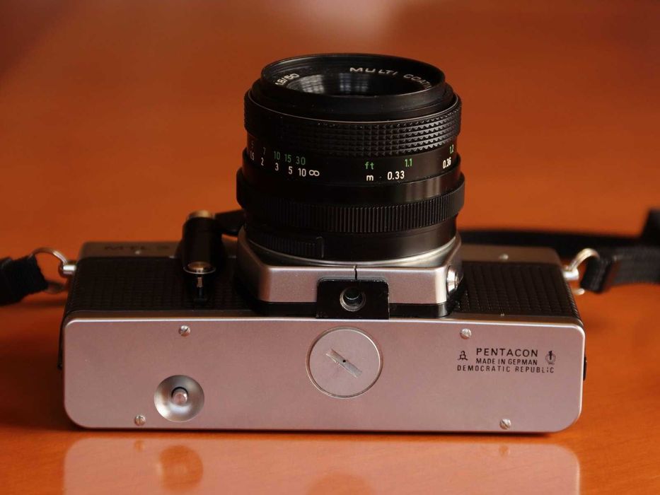 SLR analógica Praktica MTL3 com objetiva Pentacon 1.8/50
