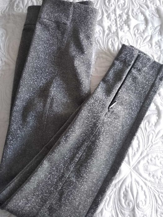 Calças cinza, muito elegantes /H&M Tamanho M/Novas(com portes)