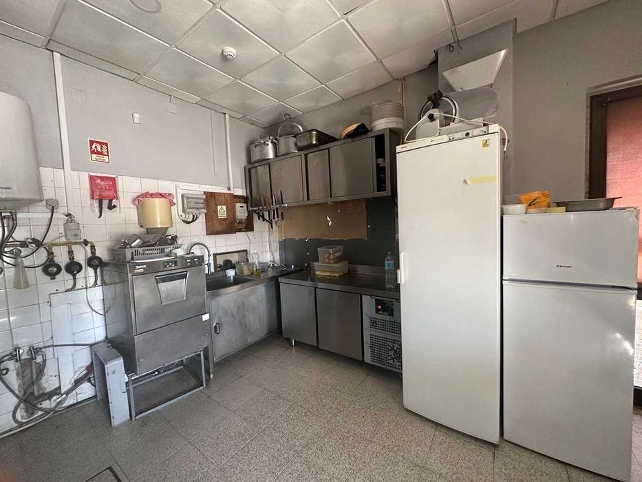 Trespasse de Café/Restaurante com arrendamento de imóvel no Casal do Marco/Paio Pires
