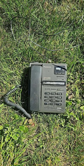 Stary telefon Panasonic przewodowy