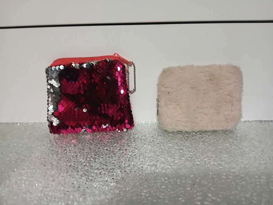 Kosmetyczka cekinowa + portfel futerkowy