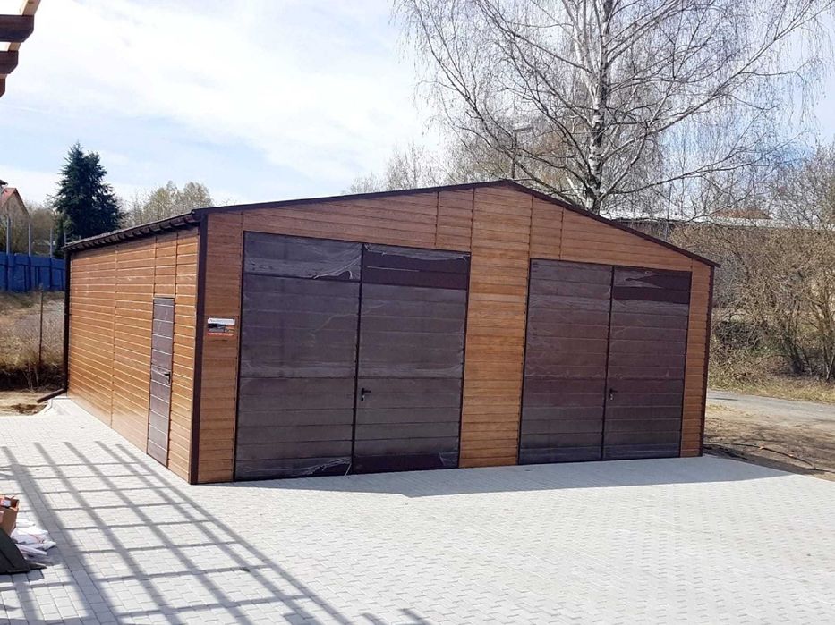 Blaszana montowana hala 8×9m- złoty dąb