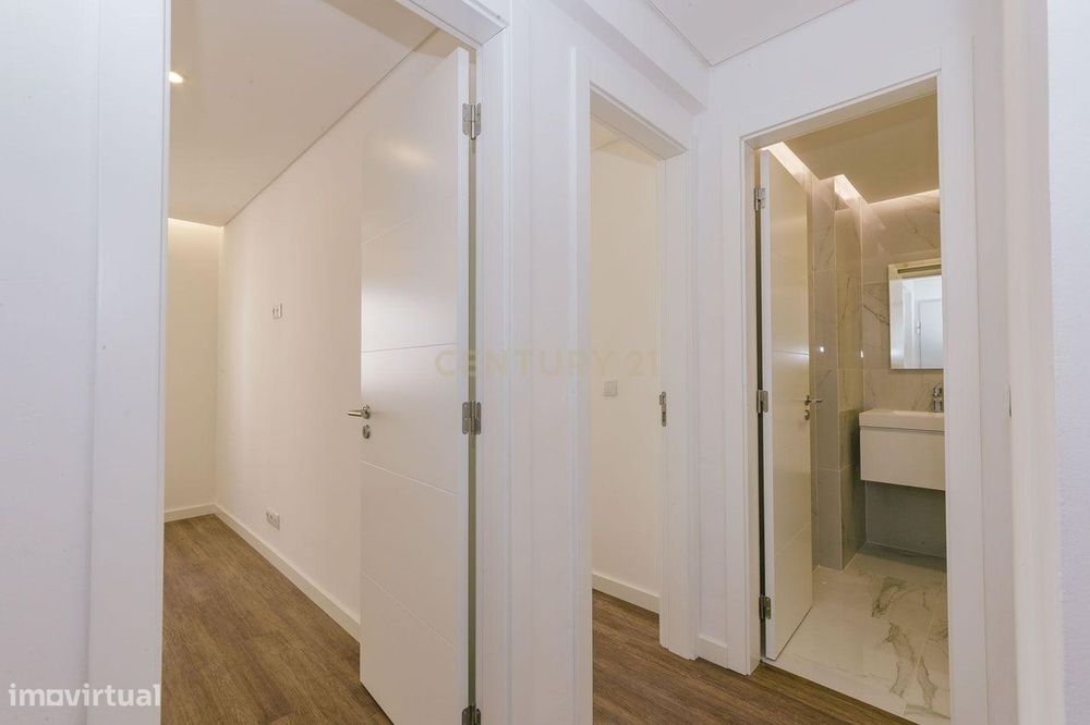 Apartamento T2 novo em Sacavém