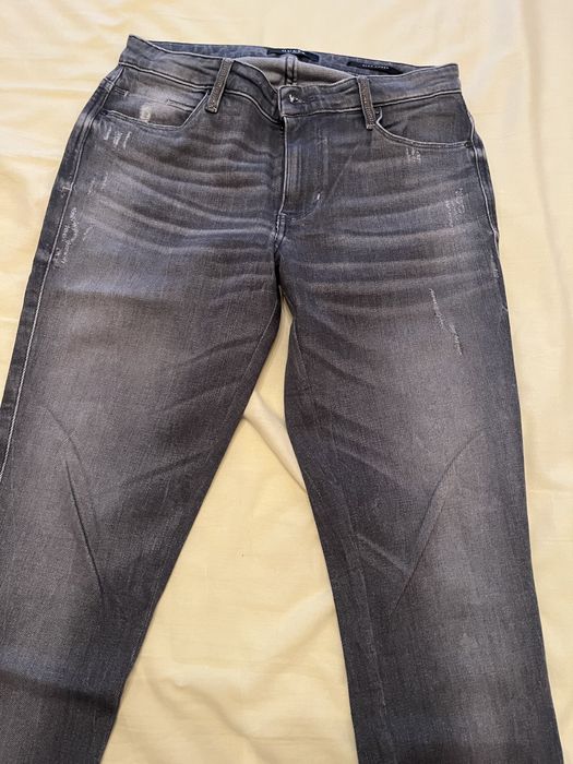 Jeans da marca Guess