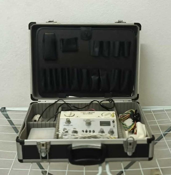 Aparelho de electro acupuntura G6805-2