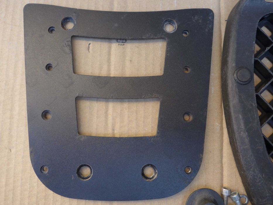 Suzuki xf 650 Freewind GIVI stelaz pod kufer centralny plyta Monolock