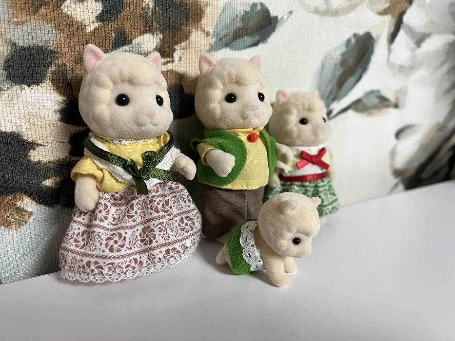 Sylvanian families calico critters семья чихуахуа ежиков белочек