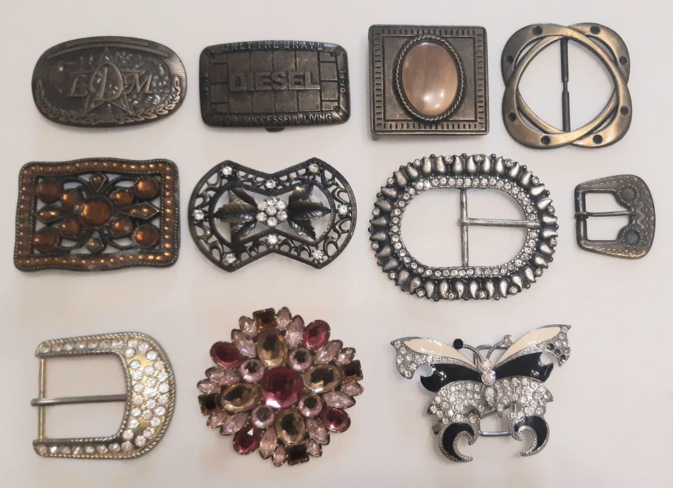 Пряжки металлические,  шильды