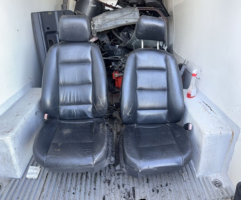 Conjunto de bancos em pele BMW e36  sedan