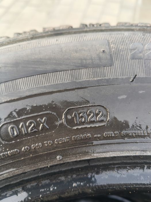 Продам зимові шини Michelin 225/65 r16c