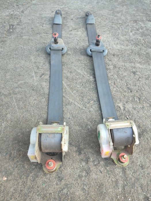 Продам задние ремни безопасности на hyundai santa fe 1