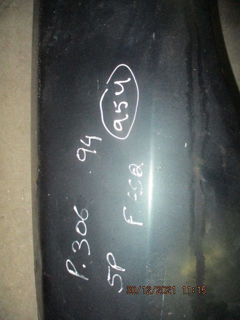 Guarda-lamas esquerdo PEUGEOT 306 (7A, 7C, N3, N5)