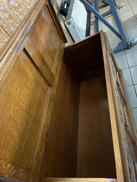 Komoda skrzynia z litego drewna zdobiona porządna