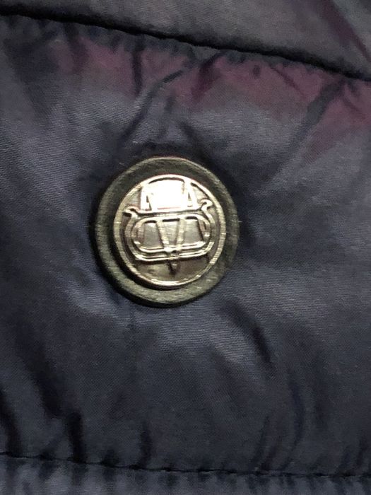 Blusão com capuz , bolsos grandes