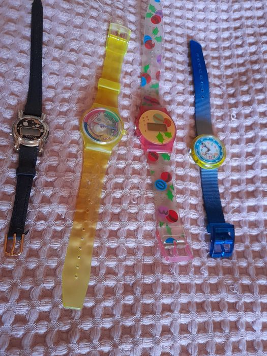 Годинники неробочі (потрібні батарейки)4 екземпляри