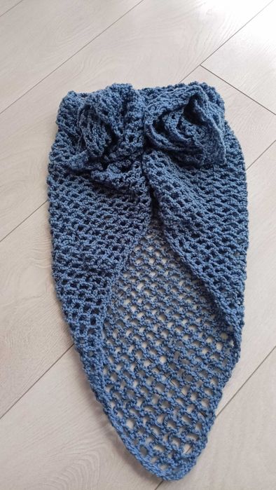 Chusta ażurowa szydełkowa