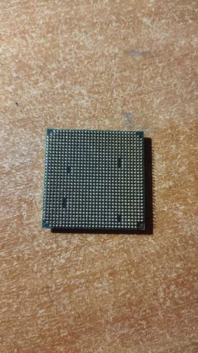 Процессоры  Intel® Celeron® D 331 и AMD Athlon ll (2) ADX2700