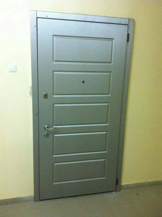 ОБШИВКА,ОБИВКА ремонт входных дверей Киев.Кожвенил,МДФ. - Монтаж вікон ...