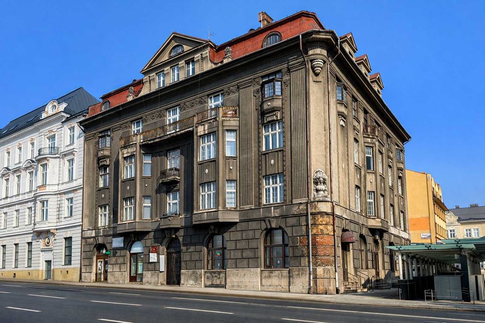 Zabytkowa kamienica w centrum Bielska-Białej | 2376 m² | ul. 3 Maja 31