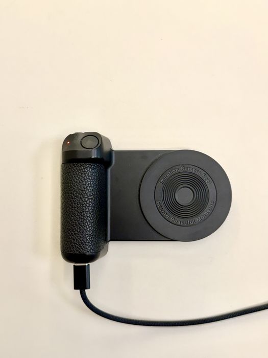 Suporte Magnético MagSafe com Bluetooth e Carregamento Sem Fios. Cabo carregador incluído