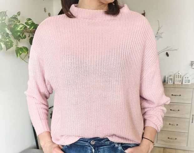 Różowy sweter oversize Cropp jesienny sweterek pudrowy róż S