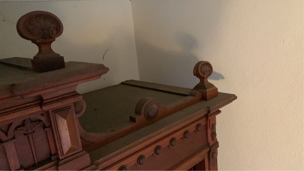 Guarda roupa em madeira