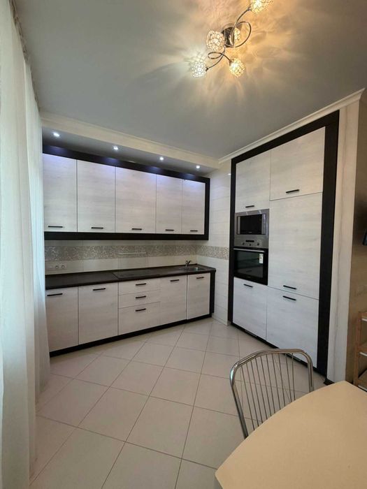 Продам 1к квартиру Позняки Ахматовой 22