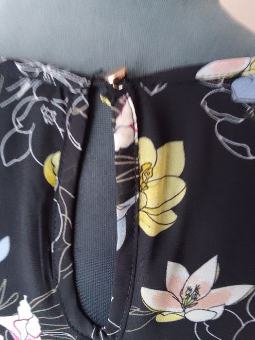 Sukienka w kwiaty XL