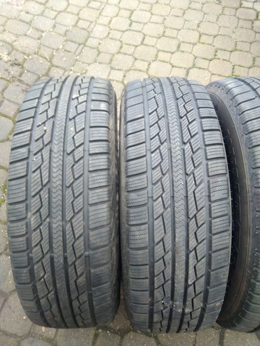 Opony 215/70R16 Zimowe Achilles +7.5mm