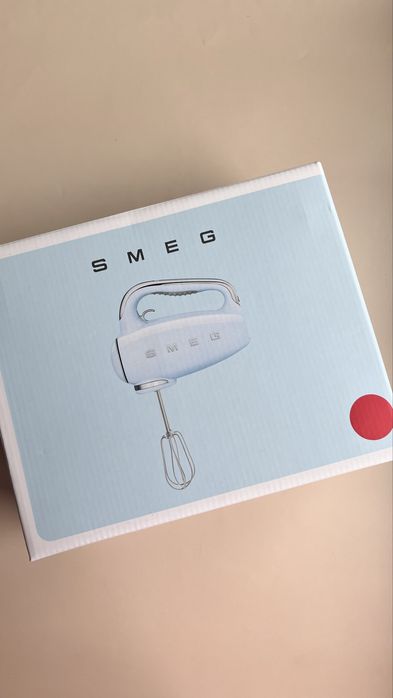 Міксер smeg hmf01creu червоний