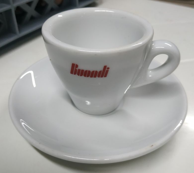 Conjunto chavenas de café + pires Marca