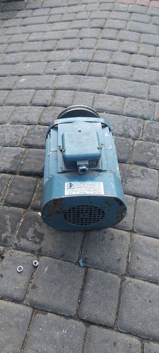 Silnik Elektryczny 3 kw elektra  koło pasowe