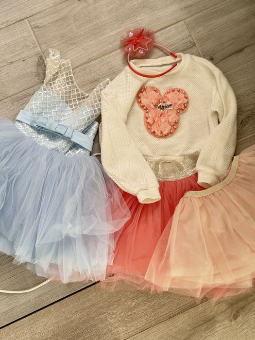 Сукні на дівчинку 5 років за все 500 грн