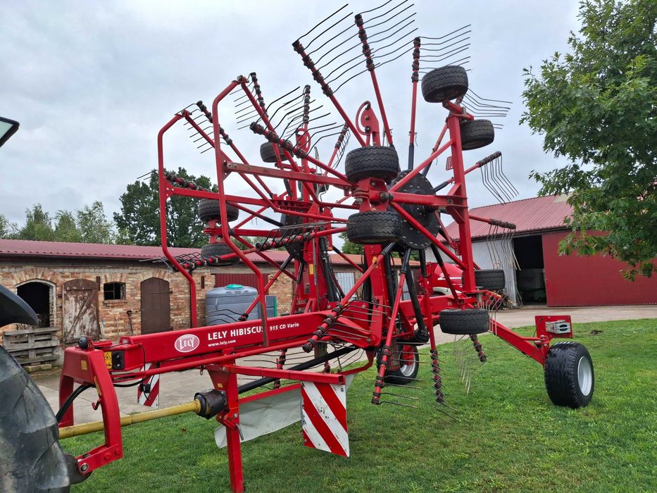 Zgrabiarka LELY HIBISCUS 915 Krone