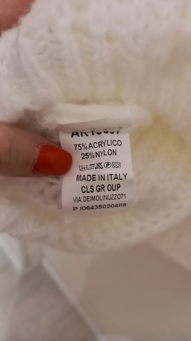 Piękny sweter dzwonek śmietankowy uni s m l xl nowy Włochy