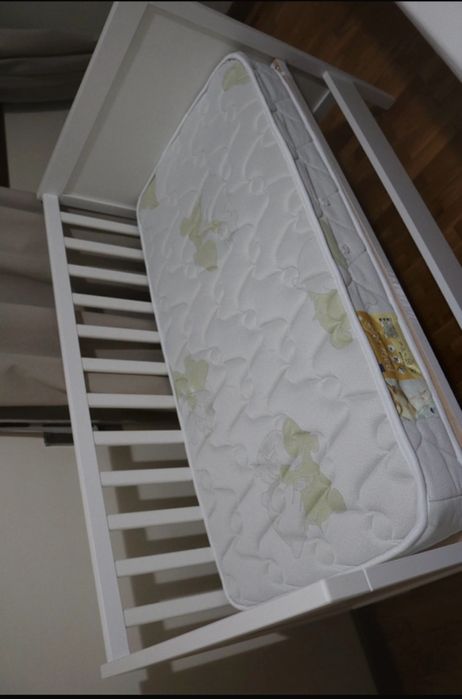 Berço bebé+ colchão+ protetor colchão+edredom com capa